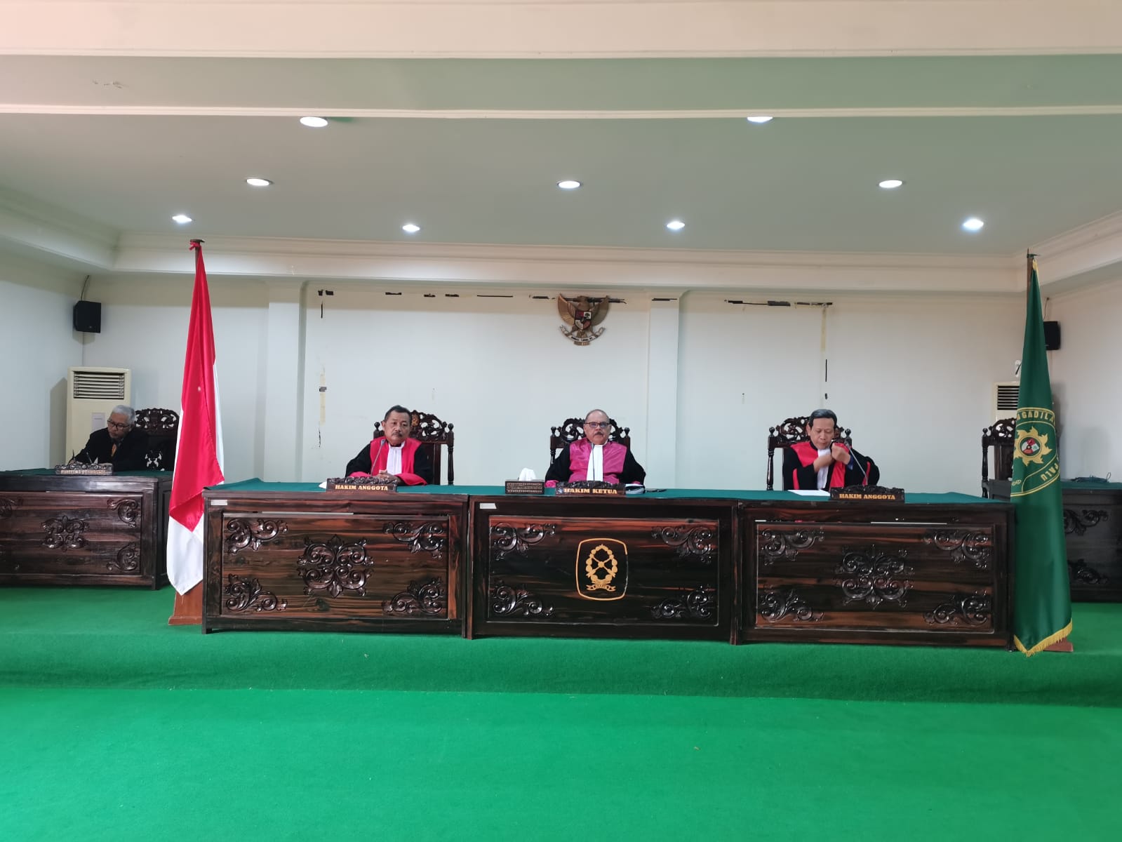persidangan 14 april 23